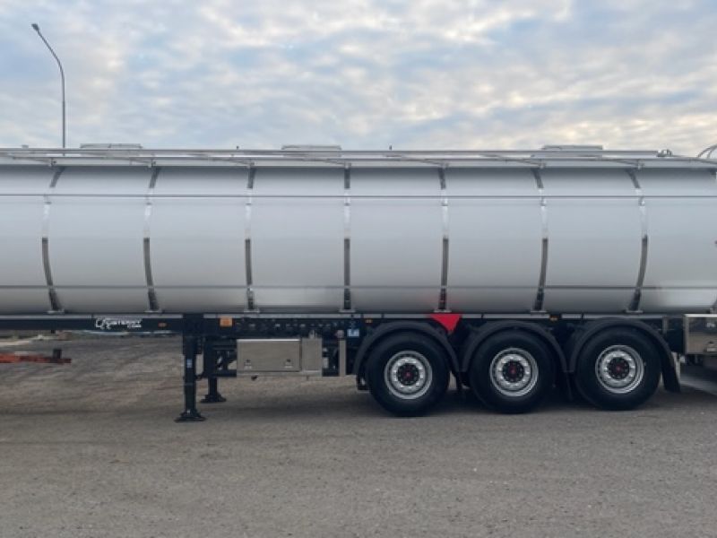 Cisterna tlaková vyhřívaná s topením Webasto