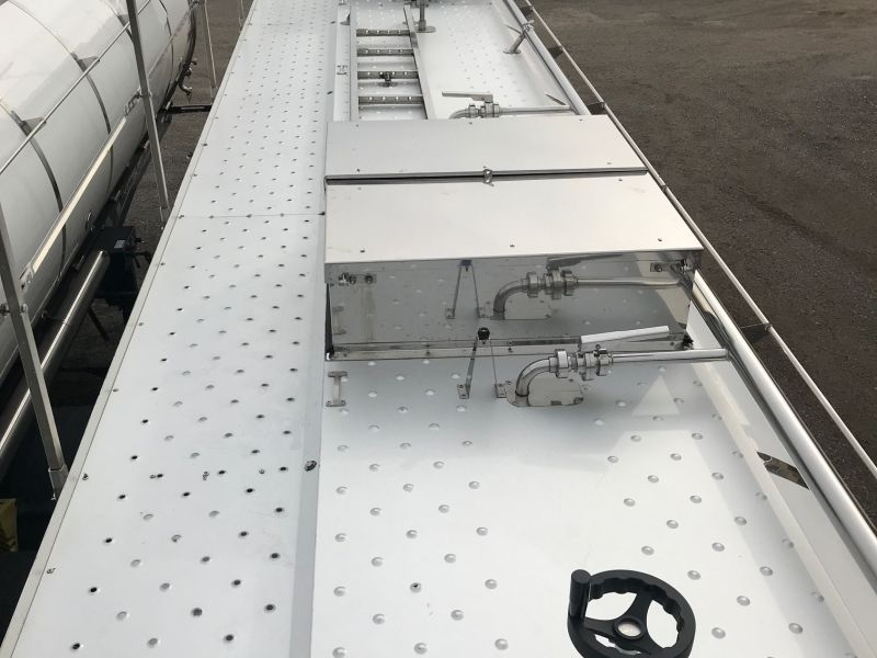 Tlaková cisterna na potraviny s přípravou pro ohřev