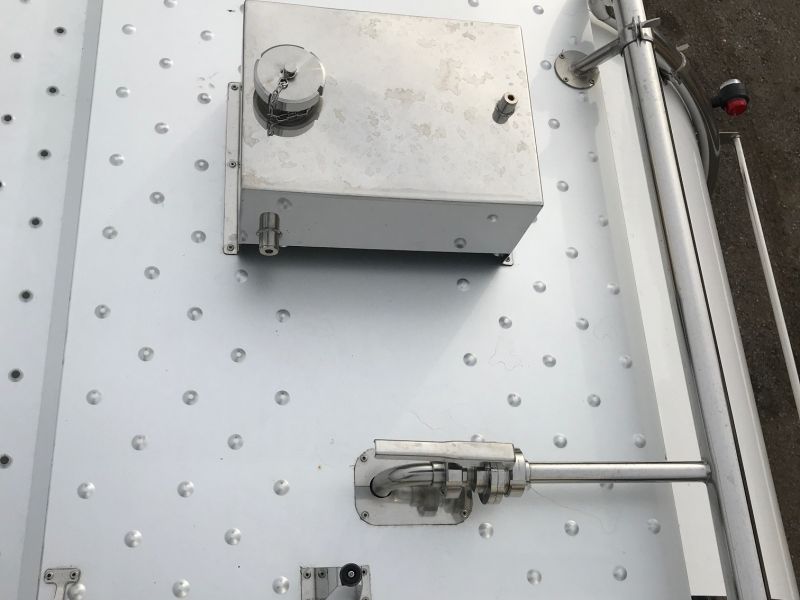 Tlaková cisterna na potraviny s přípravou pro ohřev