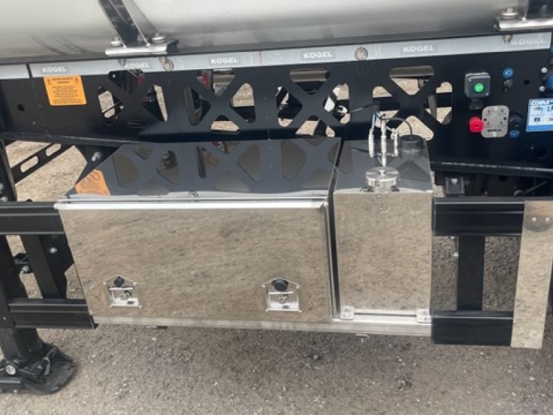 Cisterna tlaková vyhřívaná s topením Webasto