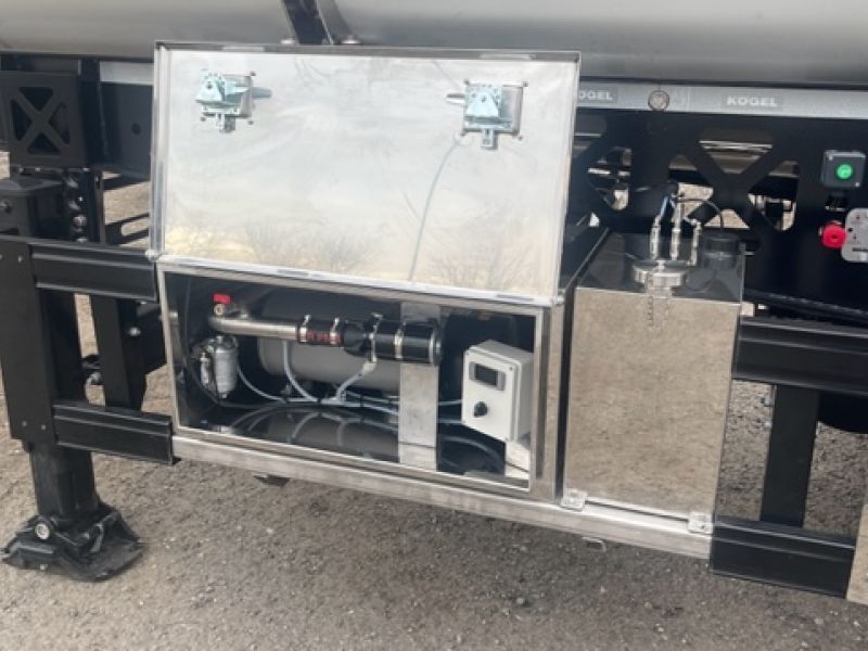 Cisterna tlaková vyhřívaná s topením Webasto